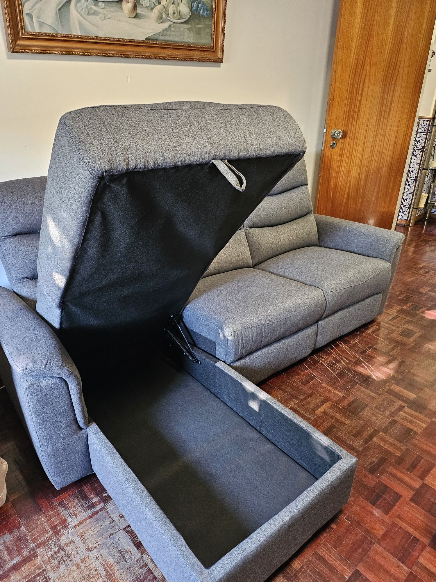 Sofá chaise longue 3 lugares | Como Novo