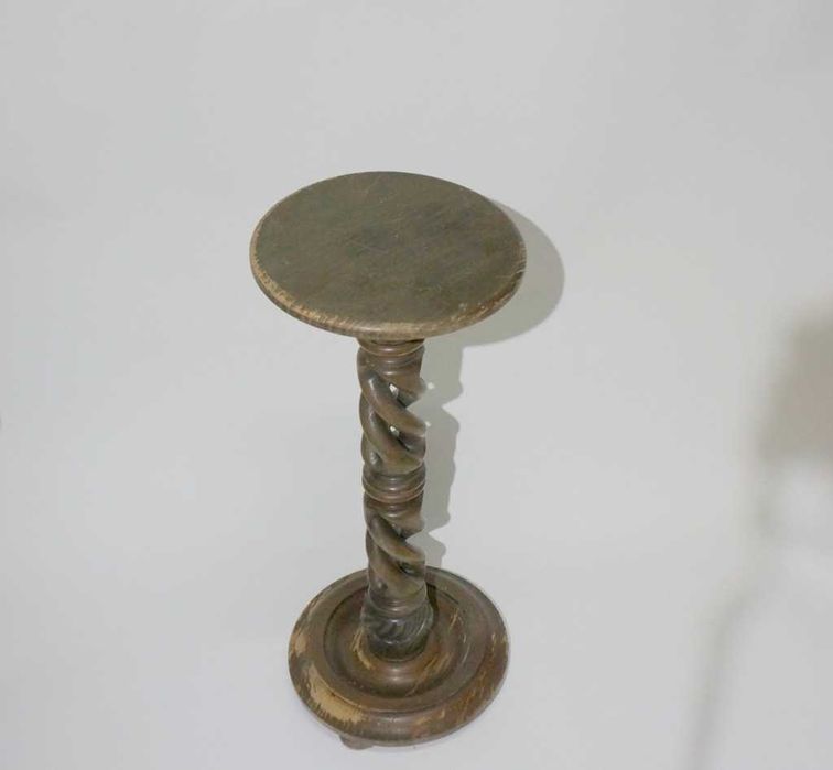 stary kwietnik drewniany rzeźbiony