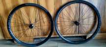 Bontrager 37V RSL topowe koła gravelowe carbon