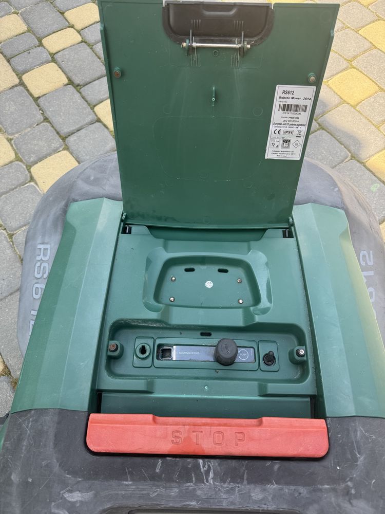 Газонокосарка-робот Robomow RS 612