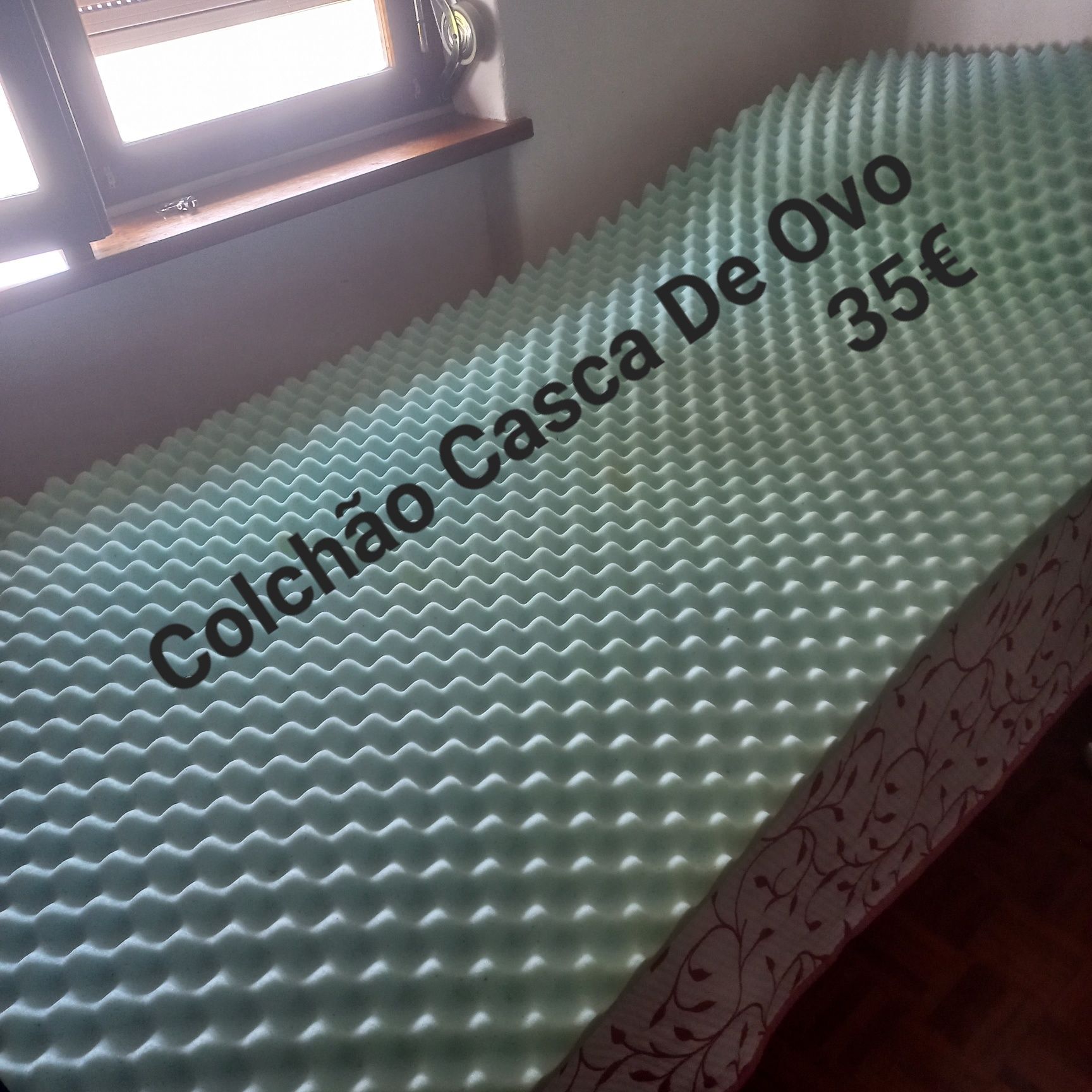 Vendo poltrona reclinável 
foi usada poucas vezes.
Paguei 180€
Estou v