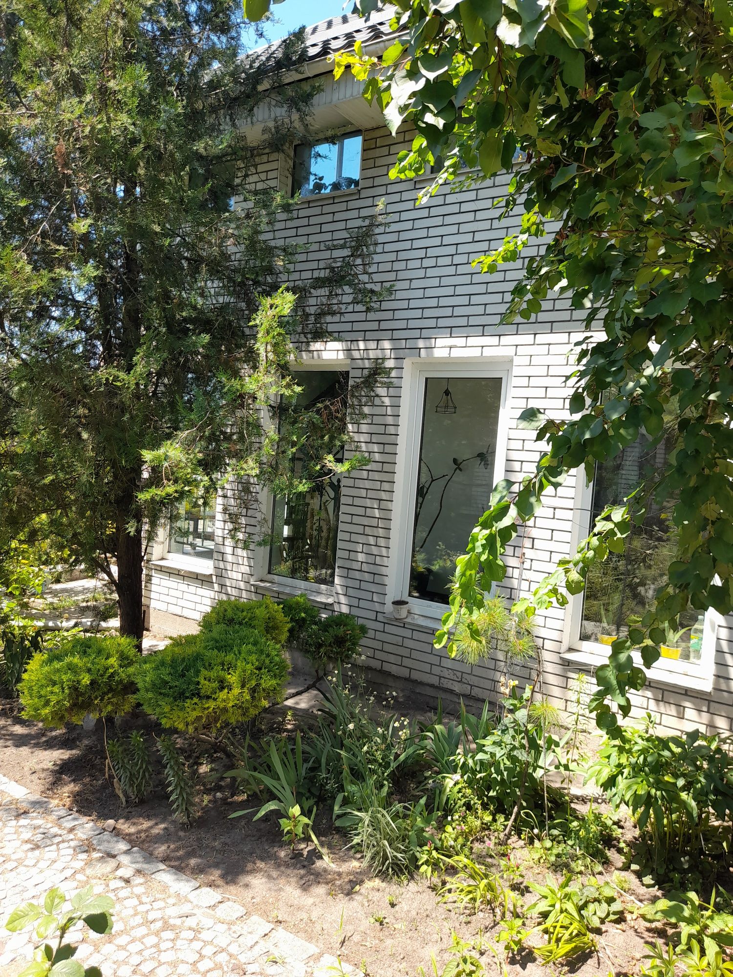 Продам 2х этажный дом Коммунарский район