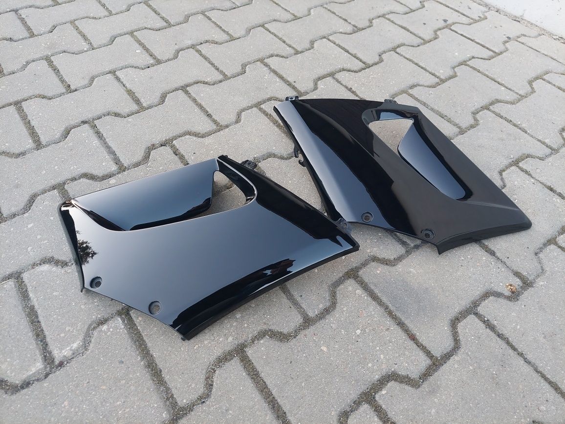 Bok Boczki Honda CBR125 JC34 Boki Owiewka Boczek Prawy Lewy Plastik