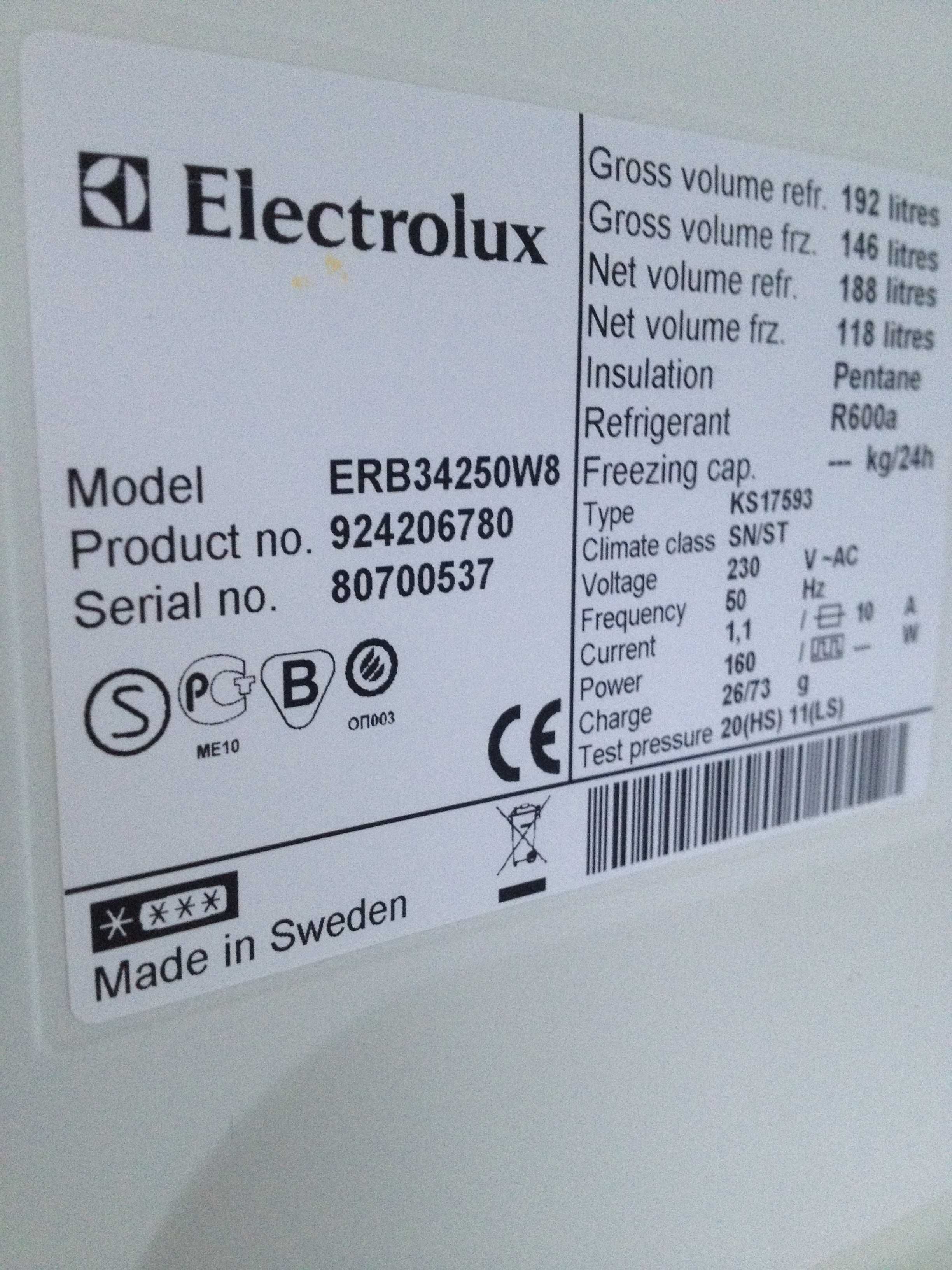 lodówka Electrolux ERB34250W8