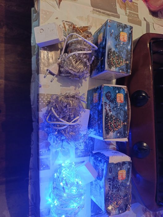 Шторка , гирлянда на батарейках .