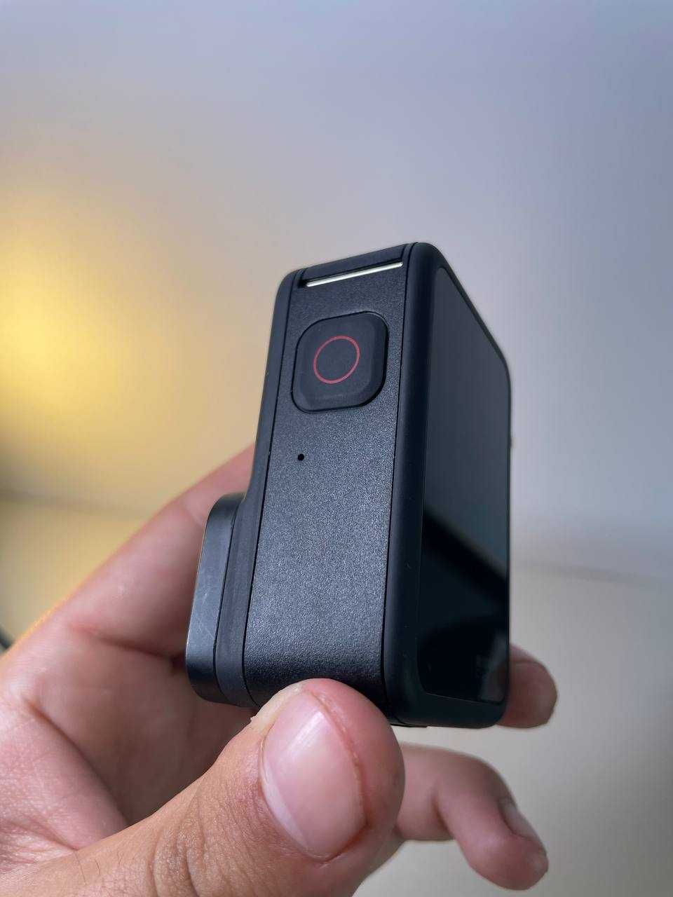 Екшн камера GoPro Hero10 в ідеальному стані, з комплектом.