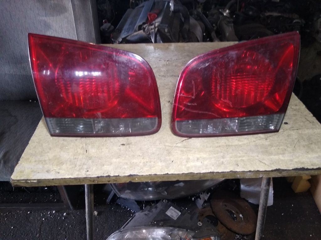 Lampa tył z klapy prawa lewa VW Touareg oryginał 7L