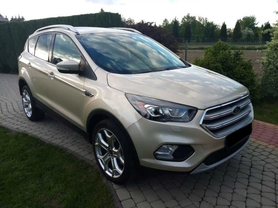 Ford Kuga      2017
