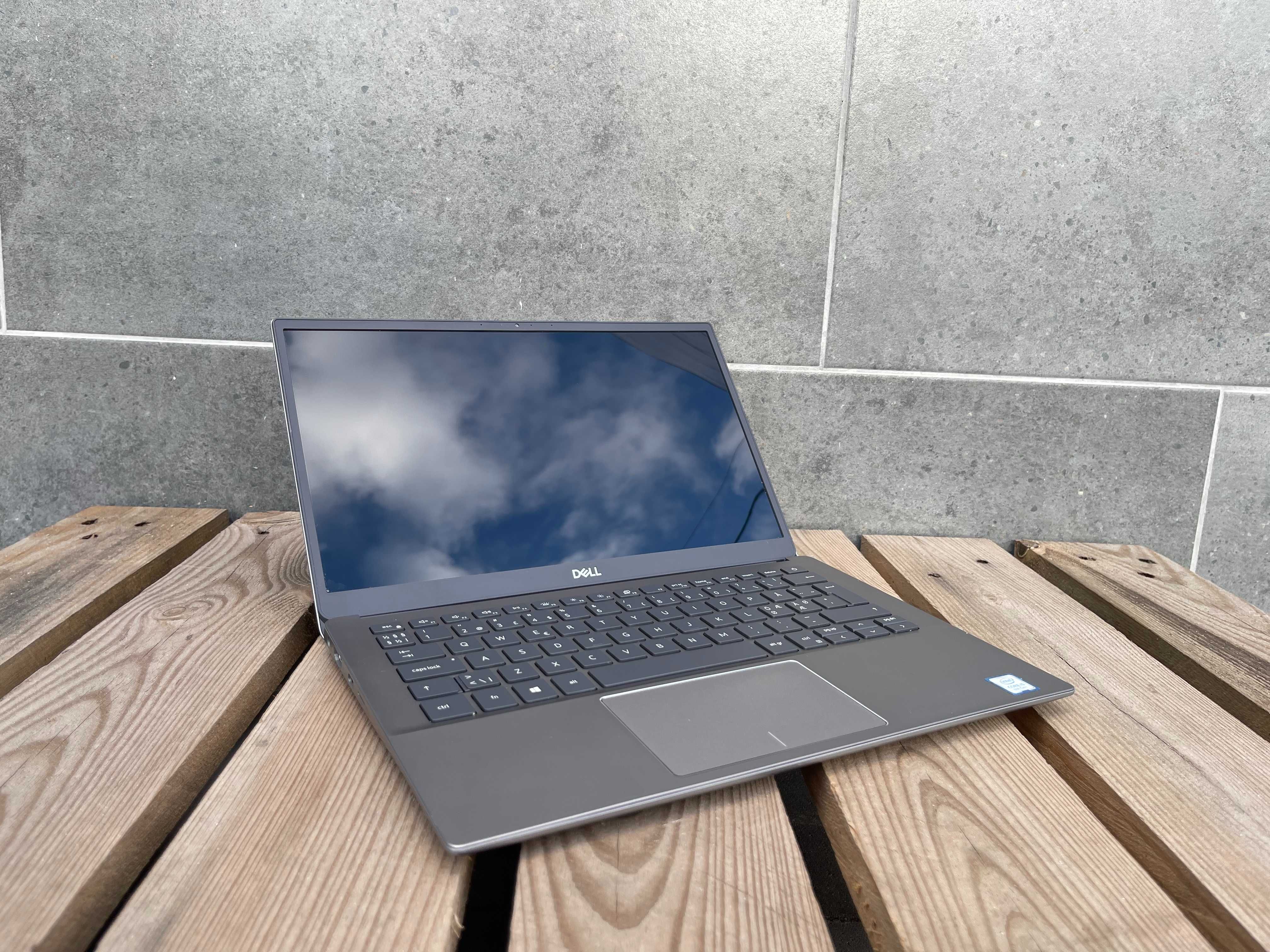 Ноутбук Dell Latitude 3301/i5-8265U/8DDR4/256M2/13"/FHD/IPS/Гарантія