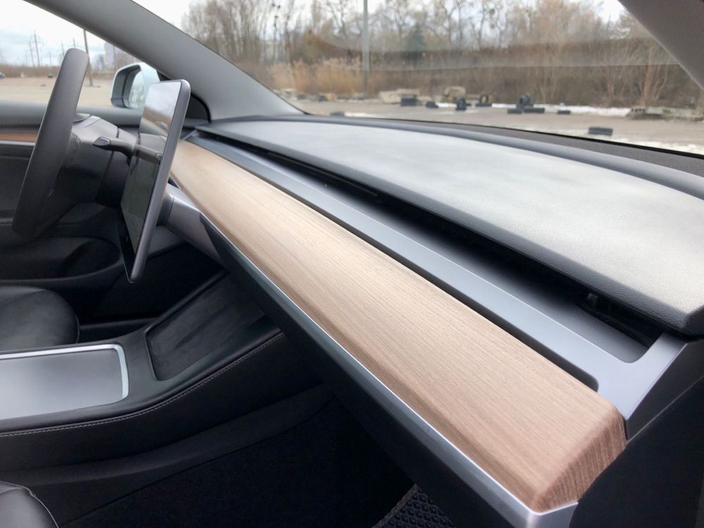 Tesla Model 3 (2023)