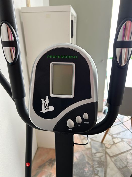 Bicicleta Elíptica / Bicicleta Ergométrica Semi-Nova