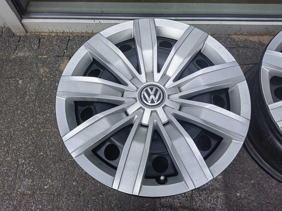 VW TIGUAN II 17" Passat Sharan KOMPLET z kołpakami Felgi Stalowe 5n0