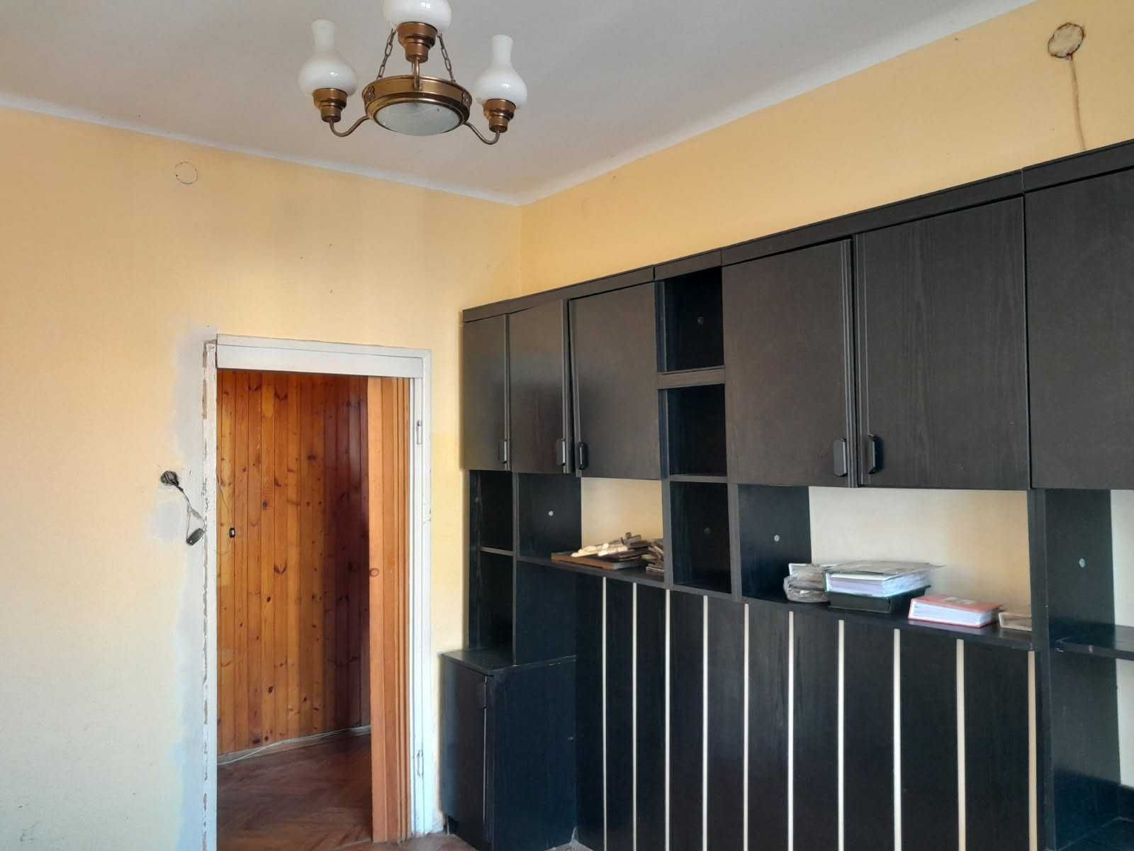 dwa pokoje w centrum Łomży, parter - do remontu