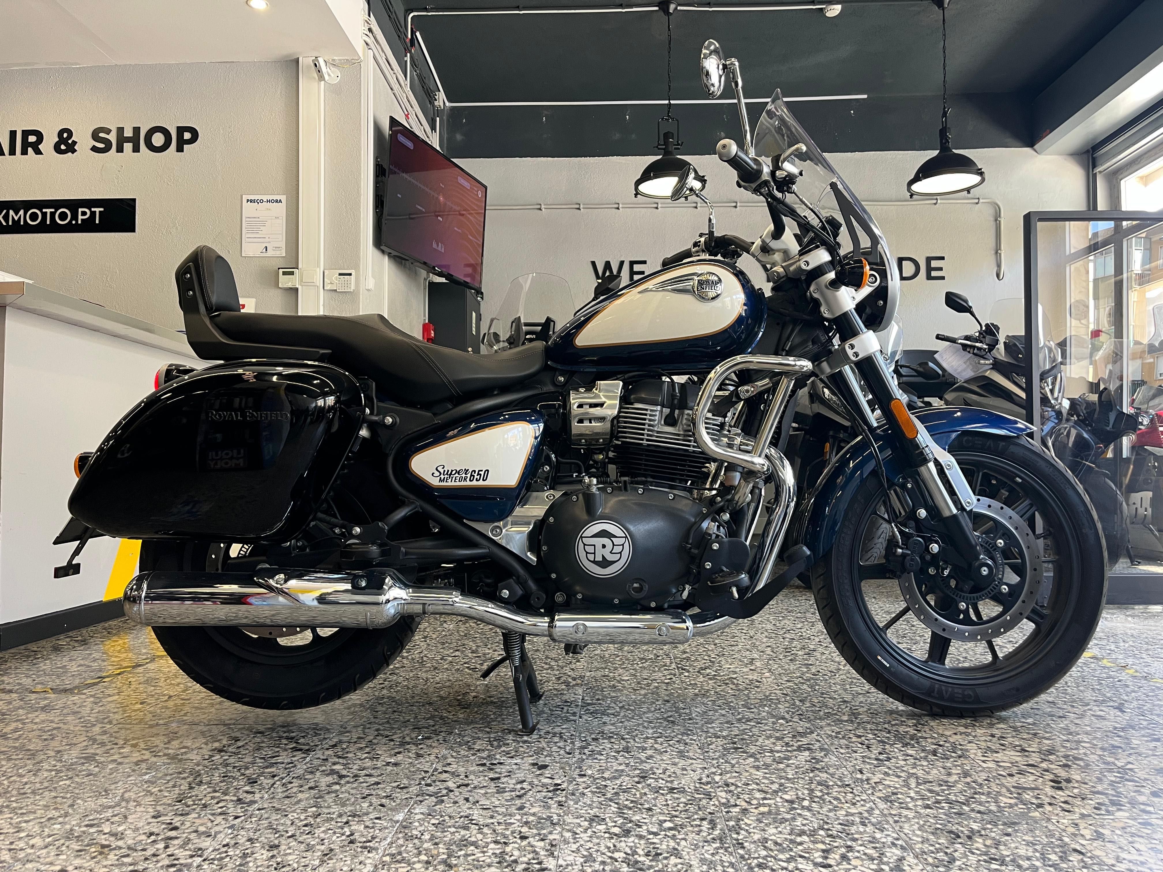 Royal Enfield Super Meteor 650 Grand Tourer 600 Kms Como Nova