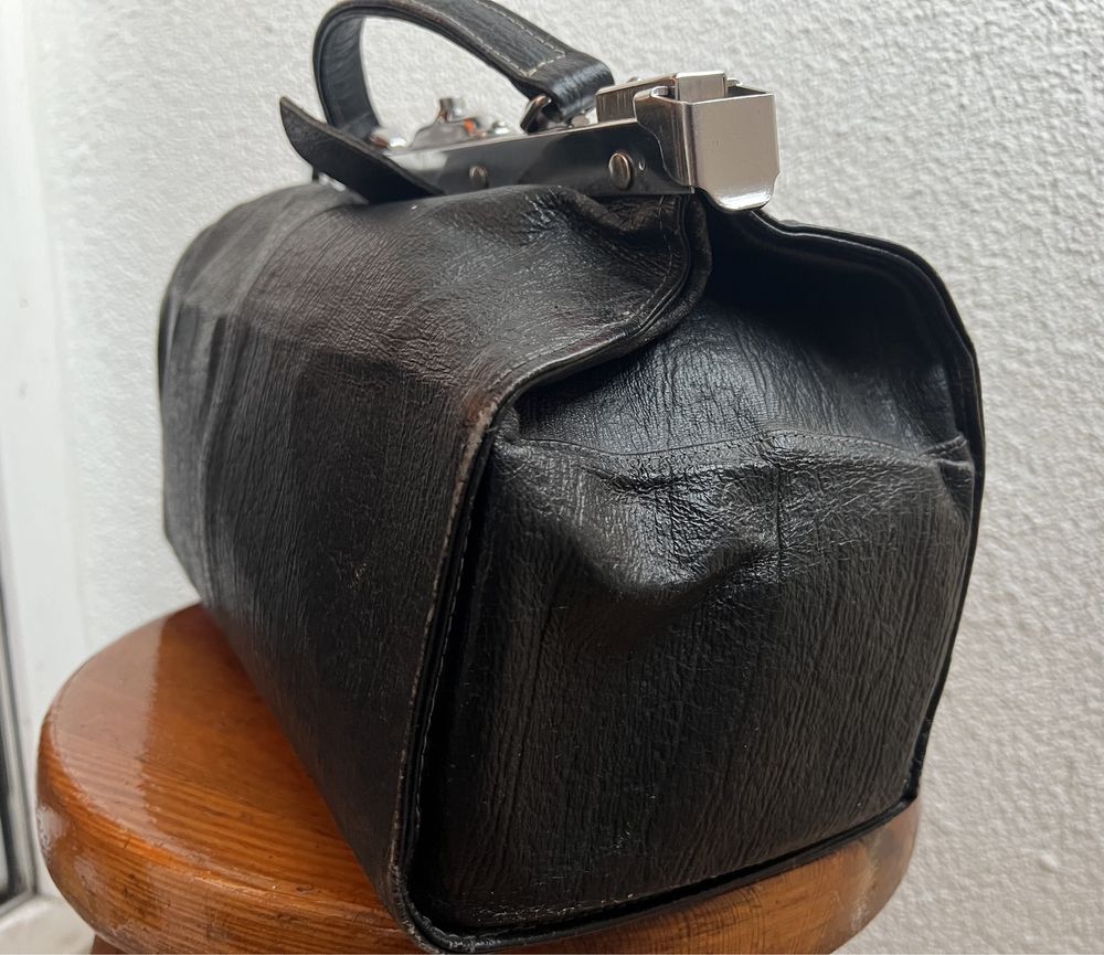 Czarna torba lekarska Dl 34 cm