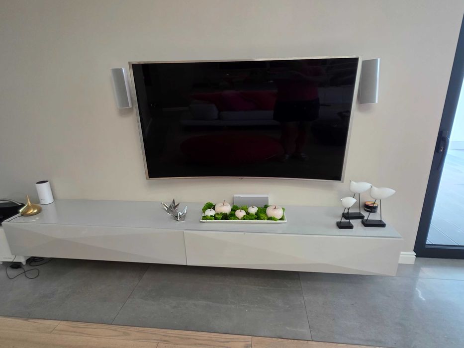 Komoda do salonu , jadalni - szafka pod TV