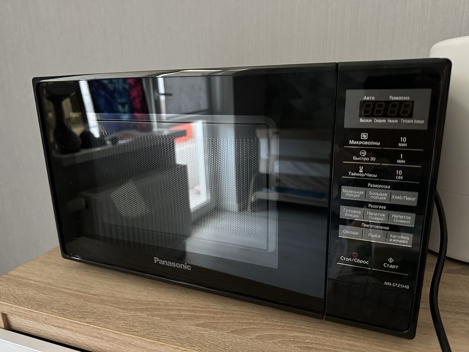 Мікрохвильова піч PANASONIC NN-ST25HBZPE