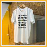 Adidas T-Shirt Distorted Font FM6281 | Modelo Homem