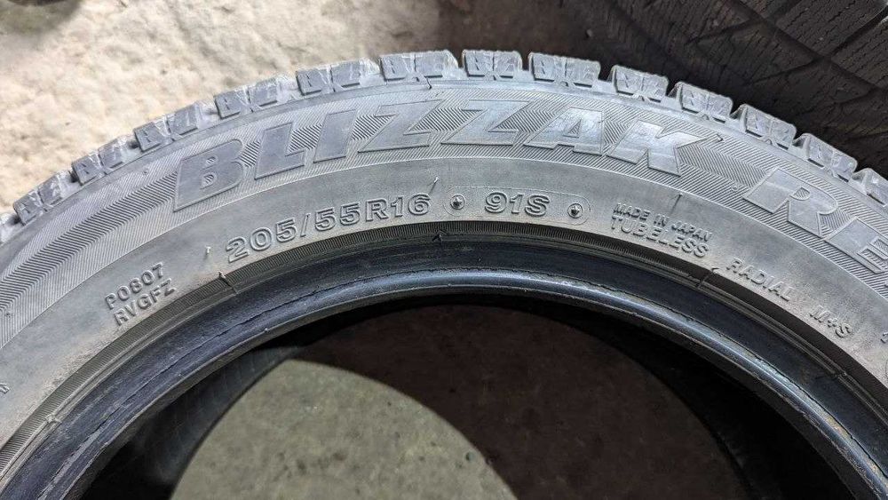 Комплект зимових шин Bridgestone Blizzak