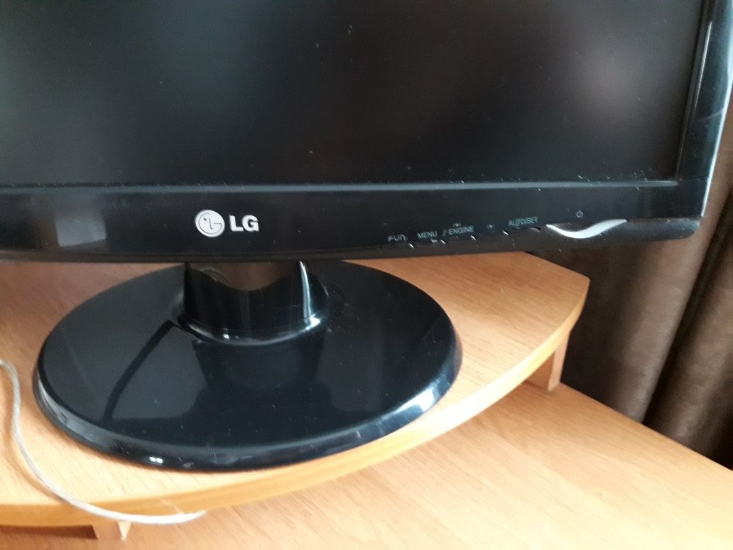Продам Монитор LG в Отличном состоянии
