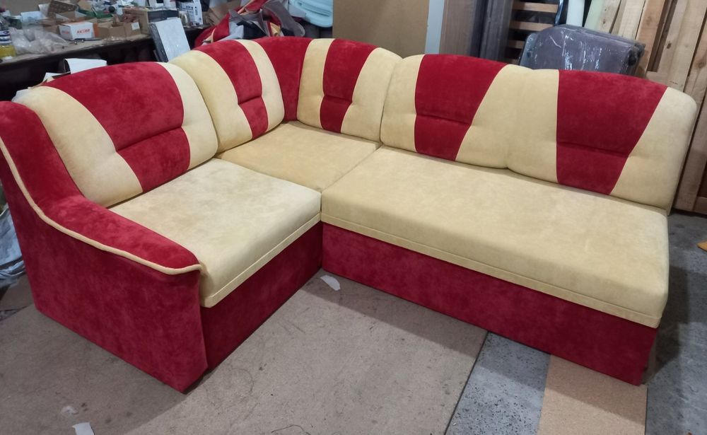 Ремонт, перетяжка м'яких крісел, диванів, кутів і т.ін.