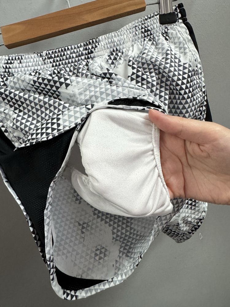 Spodenki szorty damskie sportowe do biegania Nike S 36