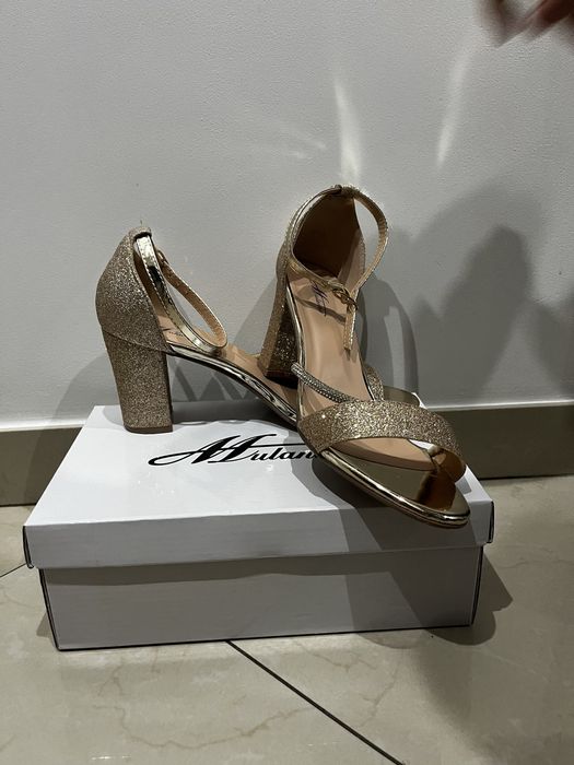 złote błyszczące brokatowe sandały na słupku  mulanka rozmiar 39