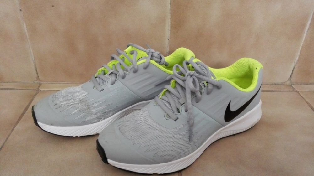 Sapatilha Nike 38.5 rapaz e adidas 38 2/3