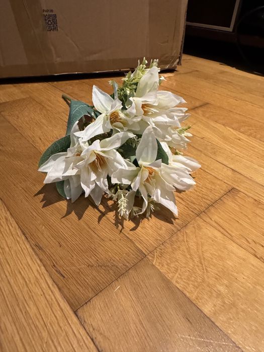 Bukiet sztucznych kwiatków