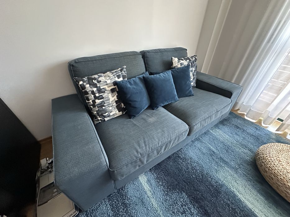 Sofa azul em tecido ikea