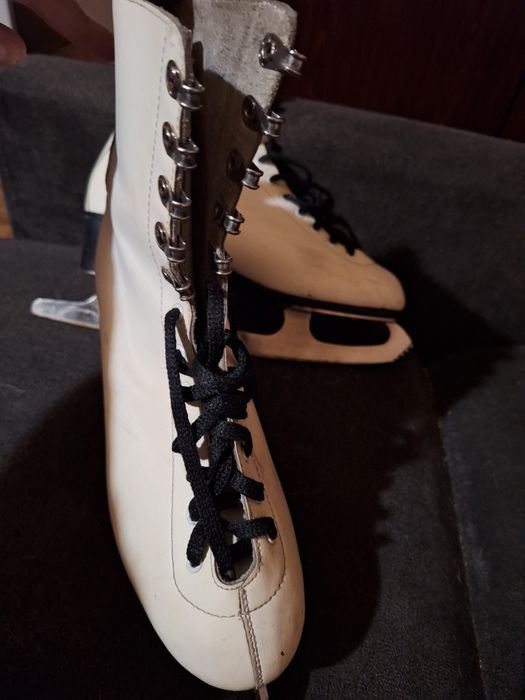 Łyżwy figurowe białe