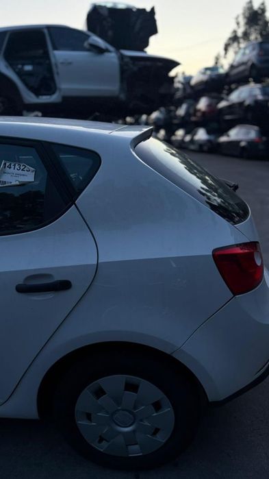 Painel trás direito SEAT Ibiza IV (6J5, 6P1)