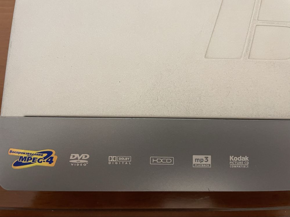 DVD плеєр з функцією караоке  BBK DV 315S1