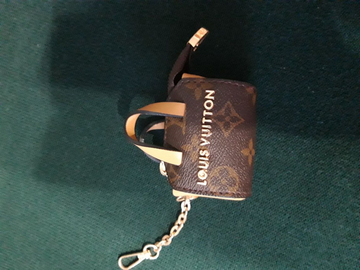 Ключниця L.VUiTTON