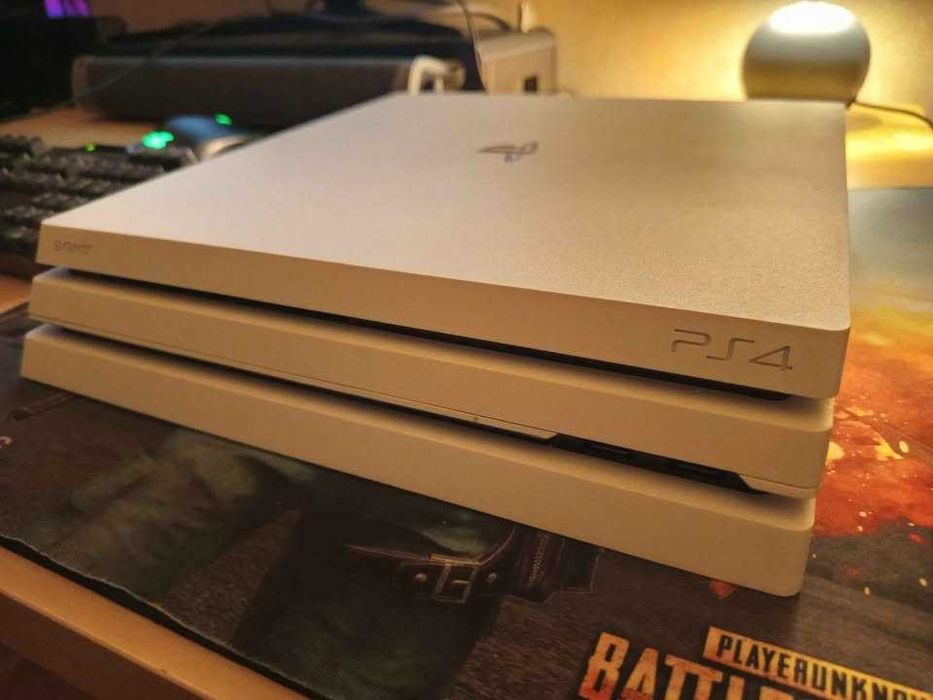 Playstation 4 Pro 1TB 4K HDR Branca Ediçao Especial C/ Comando E Jogos