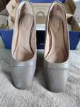 Sapato Rockport cor café com leite