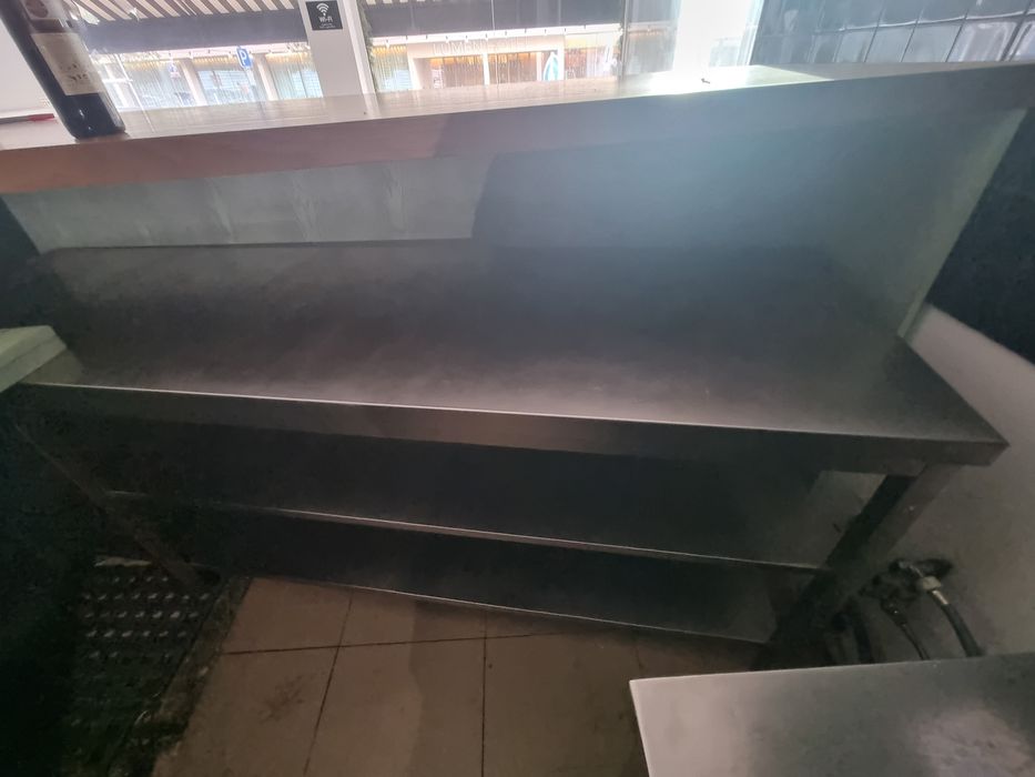 Vende equipamentos usados profissionais de restauração