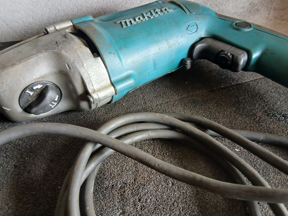 Máquina de furar MAKITA 1 A 13mm