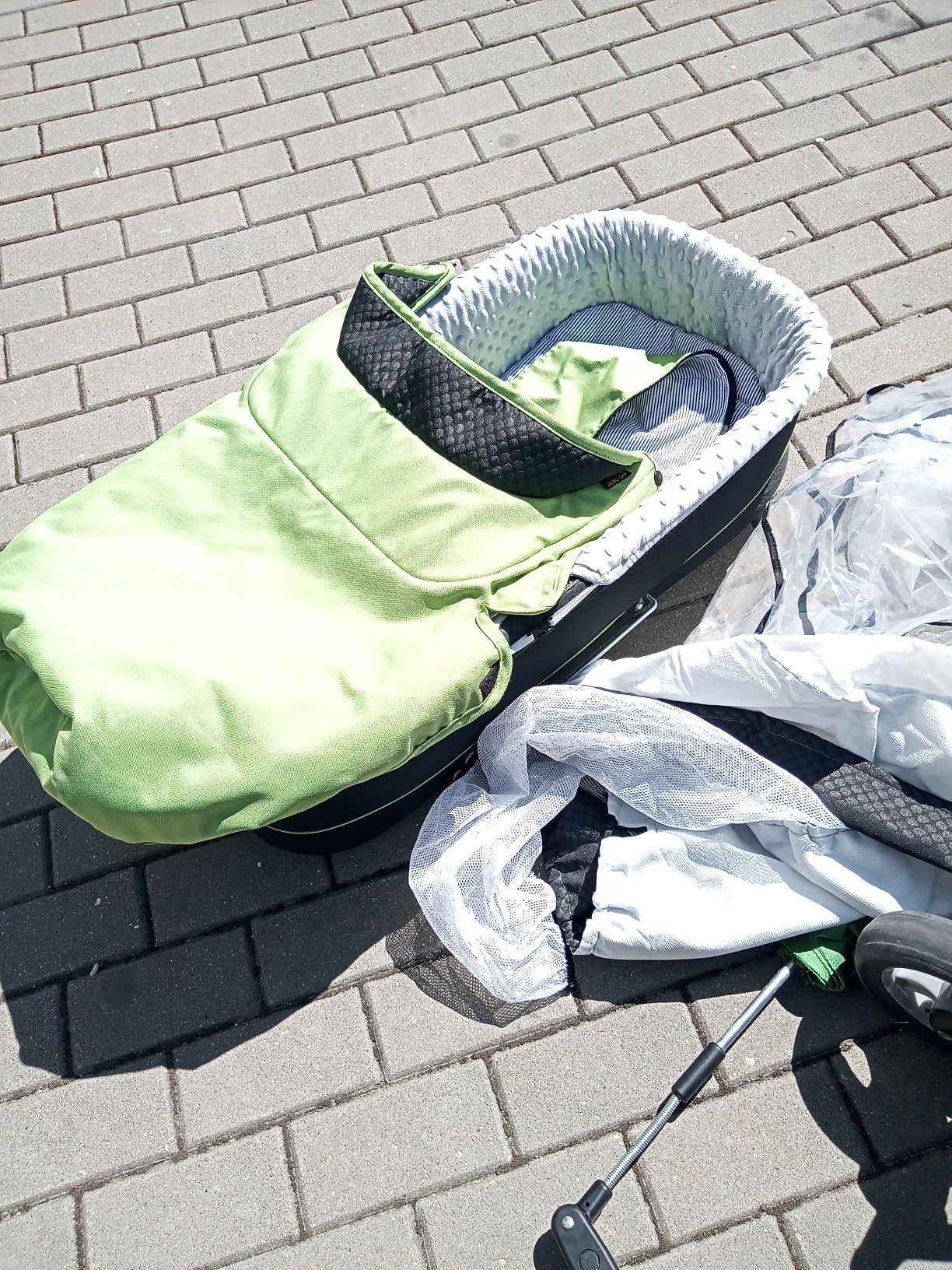 Wózek dziecęcy gondola , spacerówka , fotelik samoch + adaptery+ inne