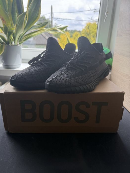 yeezy 350 czarne