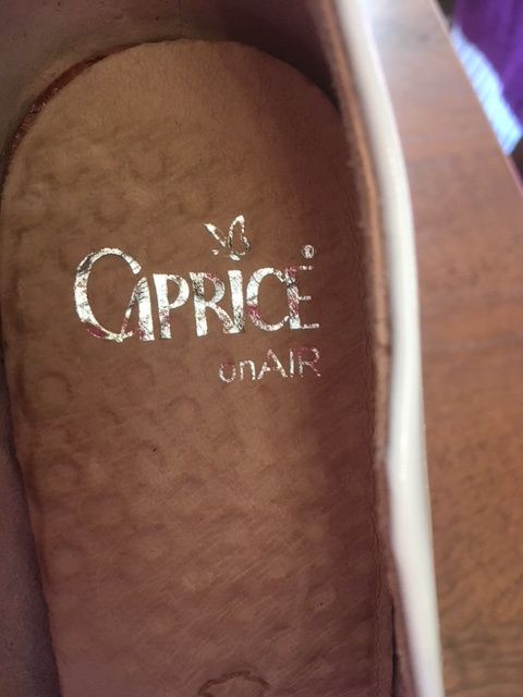 Mam na sprzedaż bardzo ładne buty białe rozmiar 39