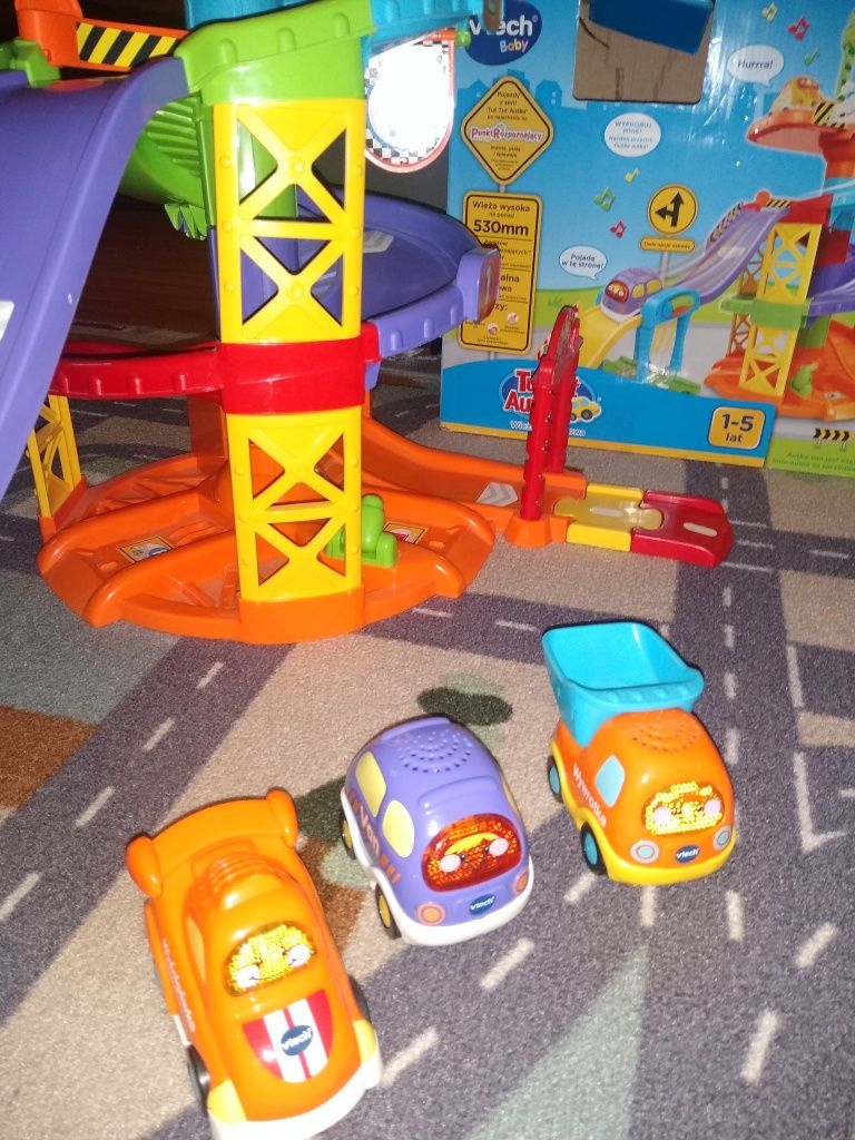 Wieża parkingowa Vtech Baby Tut tut plus dodatkowe elementy