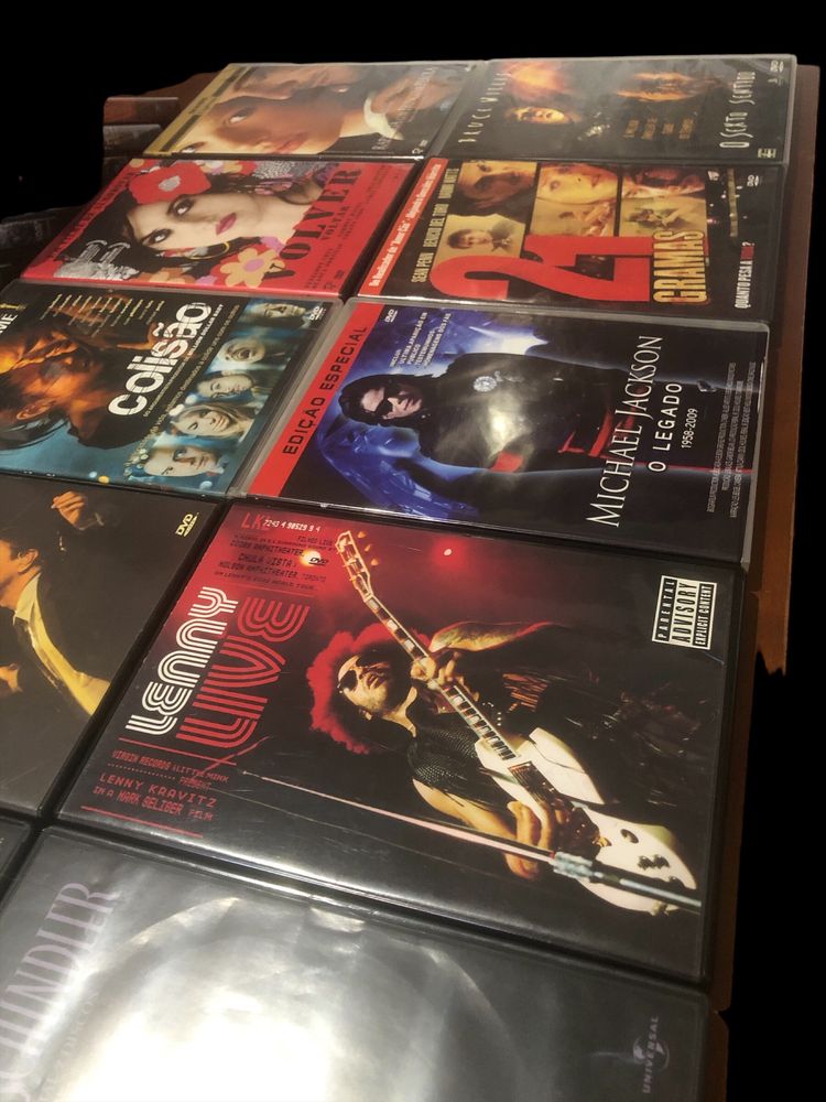 Trinta DVD - concertos; filmes.