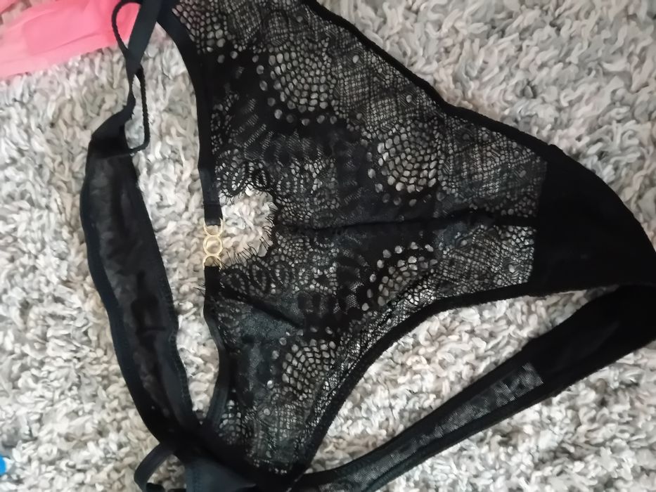 Nowe świetne figi damskie 42