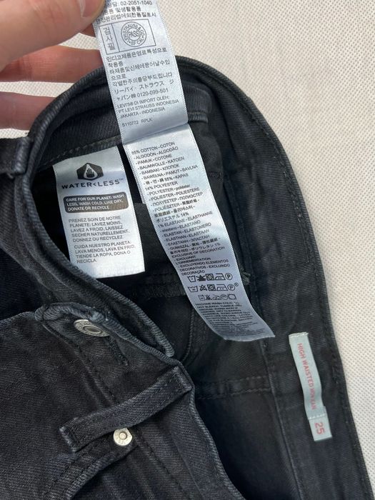 Spodnie Levi’s High Waisted Mom Jean Black Tab W25 L27 Damskie Bawełna