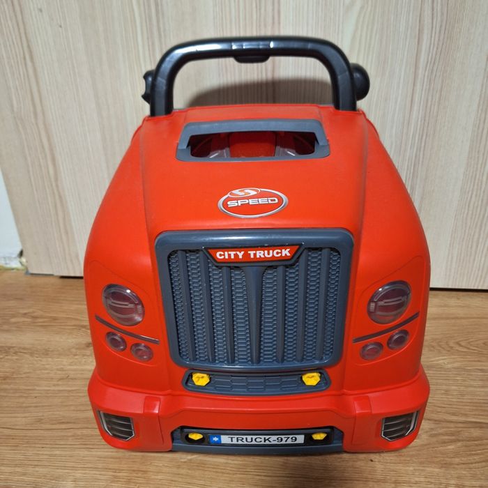 Auto, silnik, ciężarówka do rozkręcania