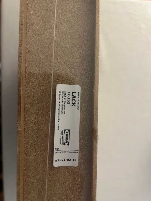 Estante castanha LACK ikea