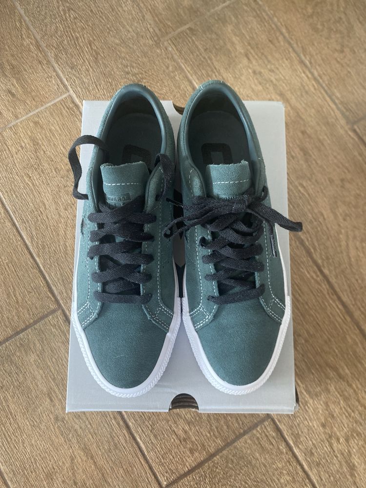 Нові замшеві кеди Converse