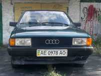 Автомобіль Ауди 80