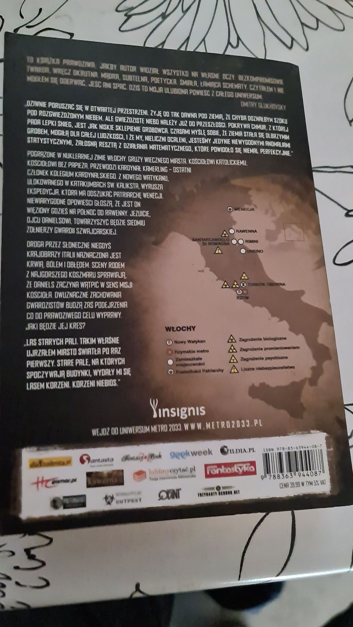 Książka "Korzenie Niebios" Tullio Avoledo Metro 2033